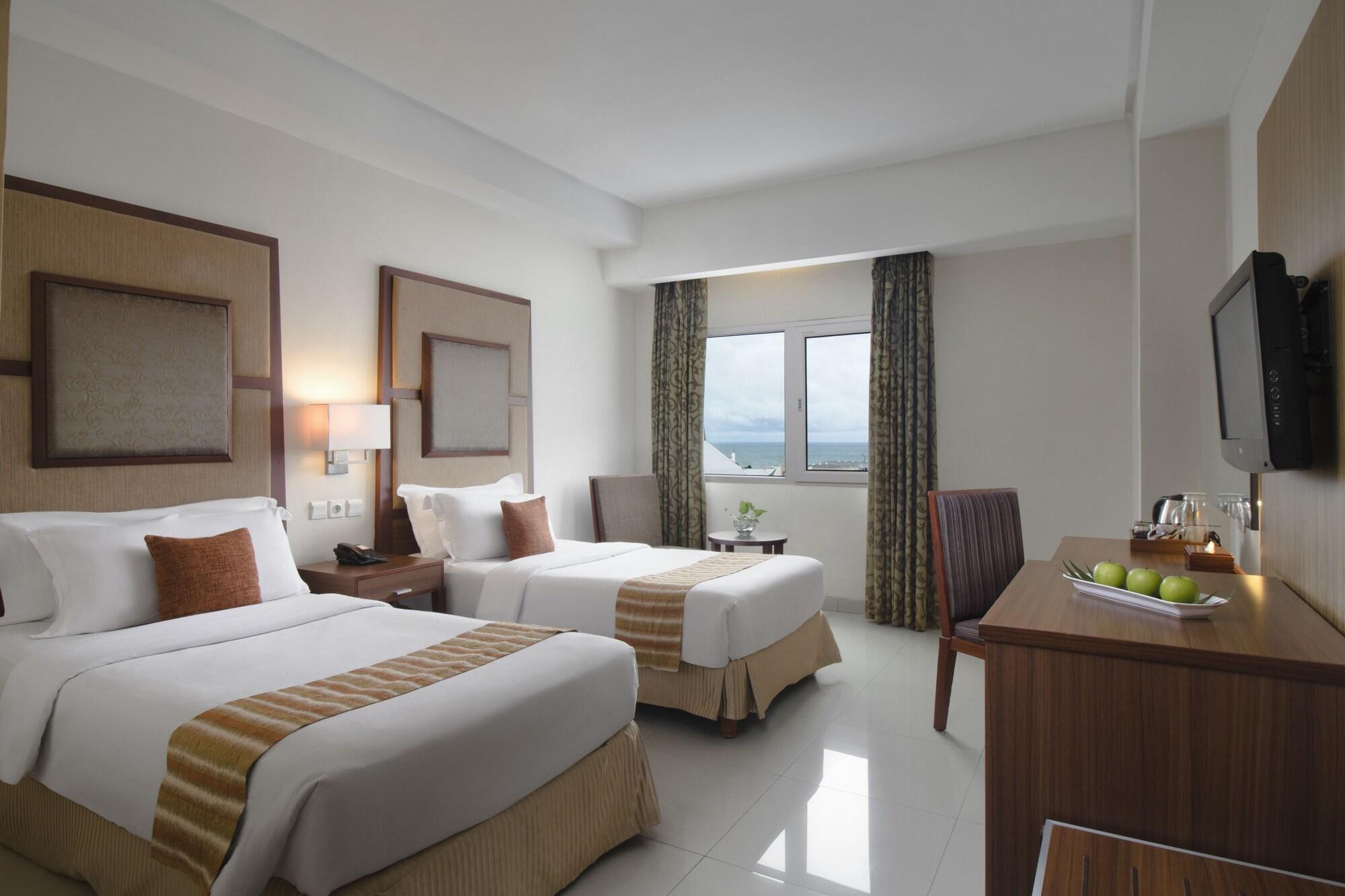 Aston Manado Hotel Экстерьер фото