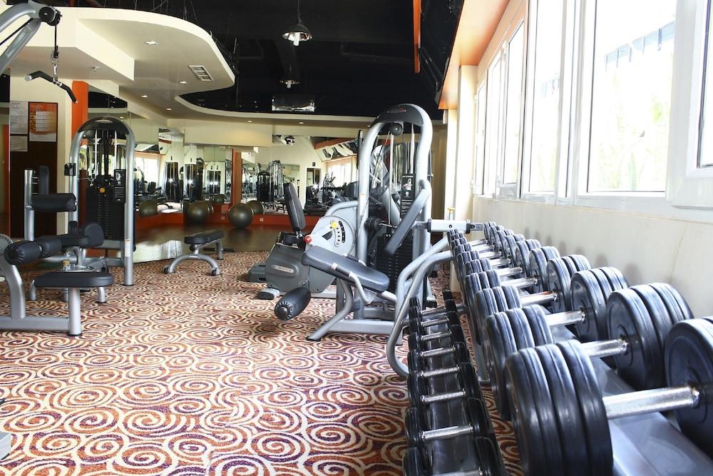 Aston Manado Hotel Экстерьер фото
