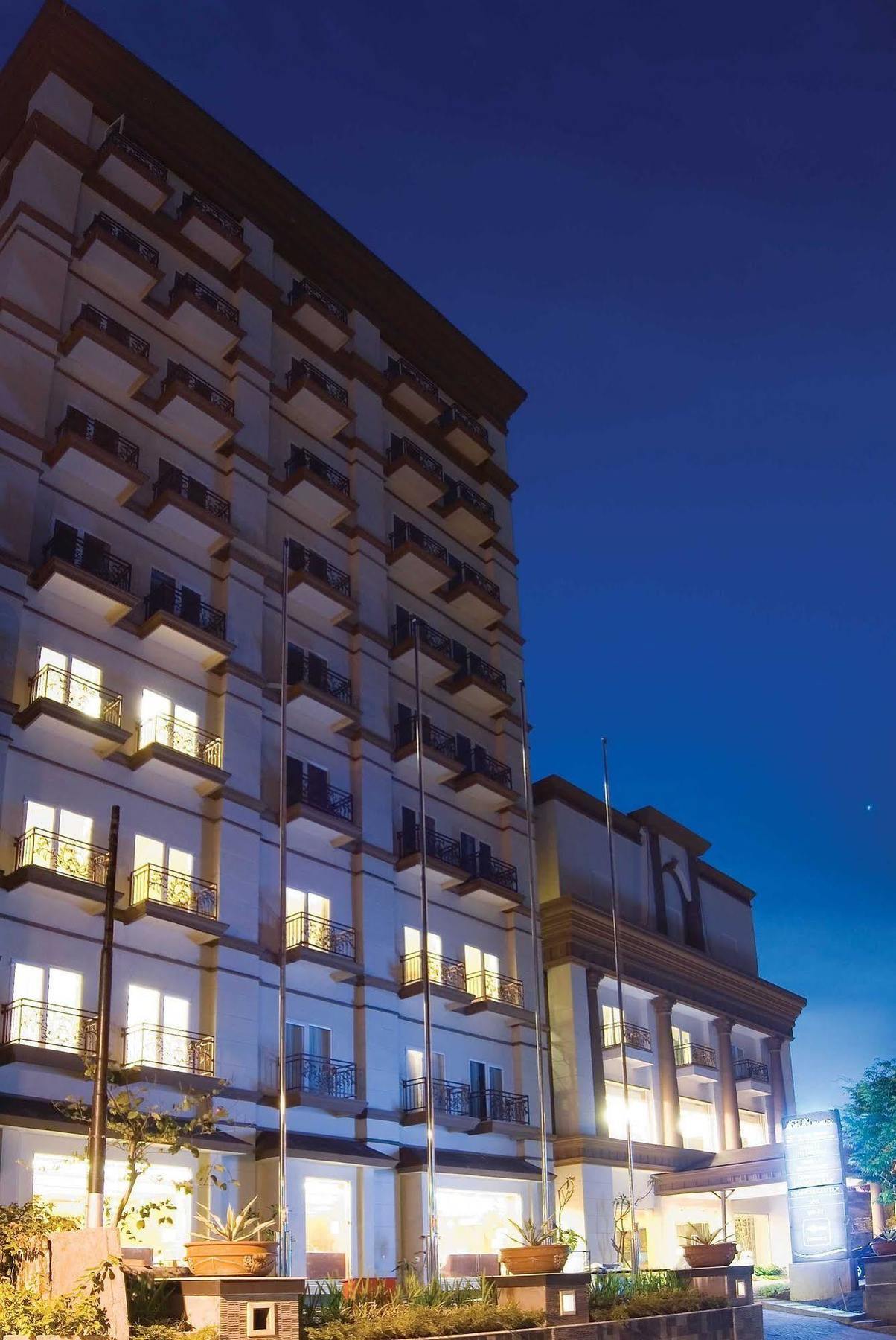 Aston Manado Hotel Экстерьер фото